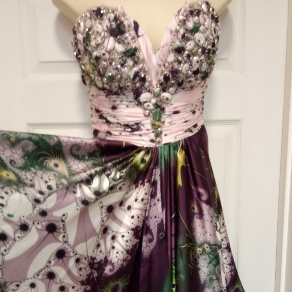 🆕Tony Bowls👗size 4 💜with matching  attachable straps and matching wrap NEW 👗